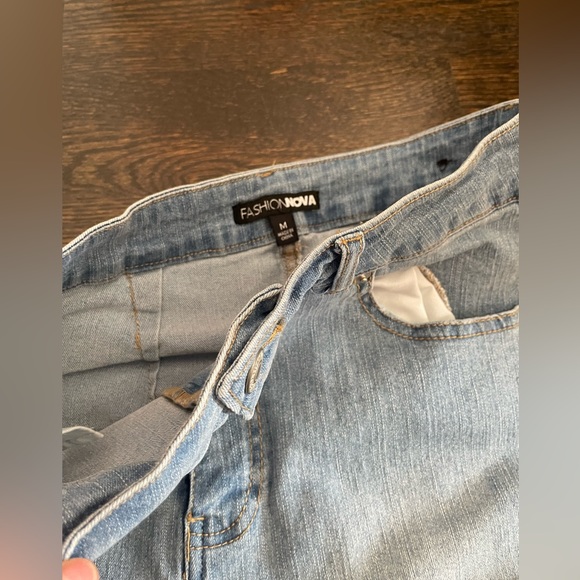 FASHIONNOVA jean shorts great condition - Picture 2 of 2